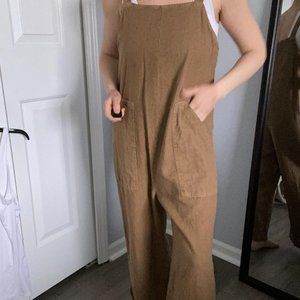 Universal Thread Overalls / Utility Cropped Jumpsuit - Size XS -- khaki/tan